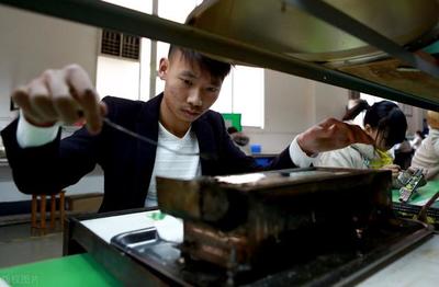 勞務派遣亂象侵襲校園 職校中介聯合操縱學生工，用工市場信任危機加劇